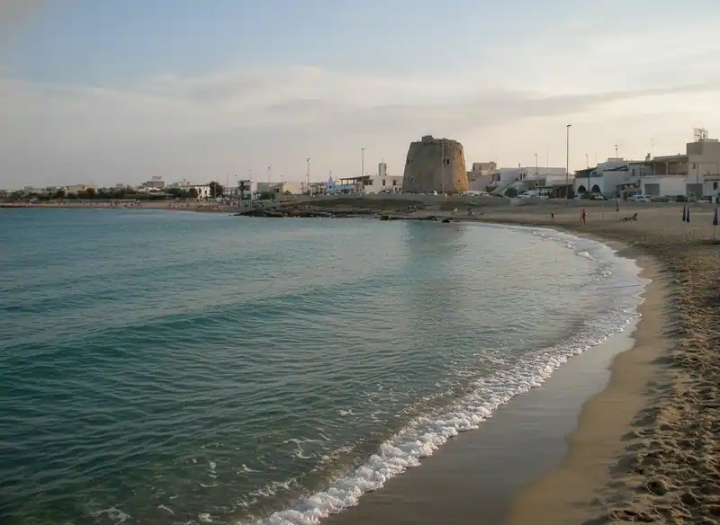 Strand von Torre Mozza — -