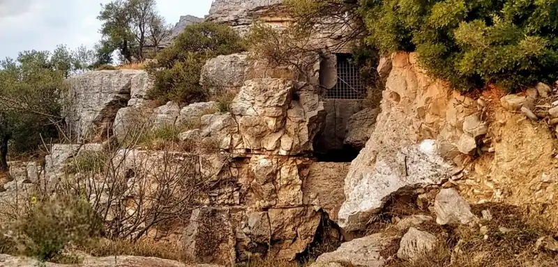 Grotta Paglicci — Rignano Garganico