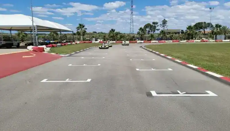 Pista Go Kart Reverse — Ginosa