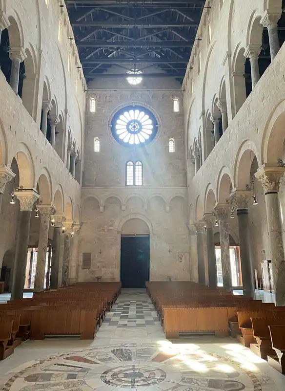 Cattedrale Metropolitana Primaziale San Sabino — Bari