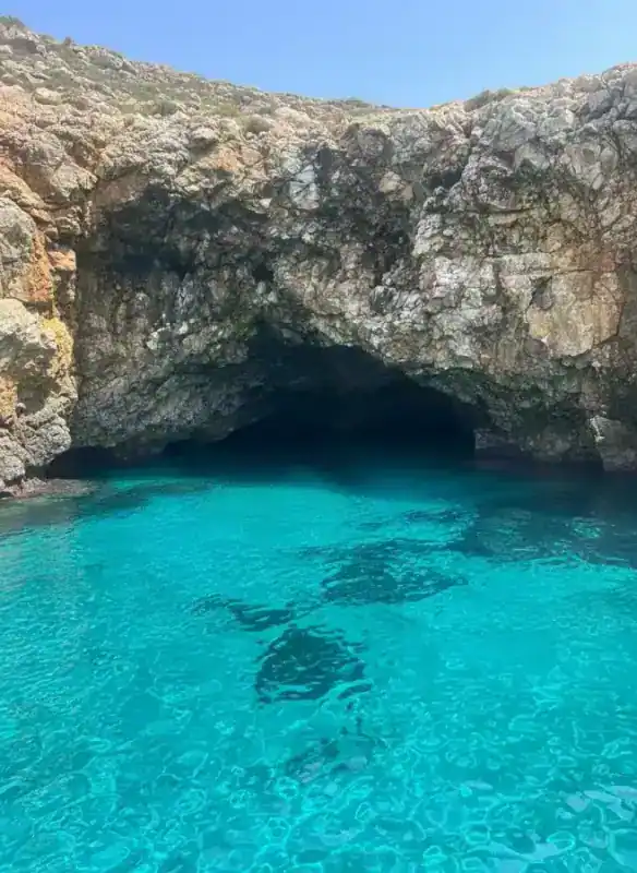 Grotta Maestro Gianni: Meereshöhle bei Leuca