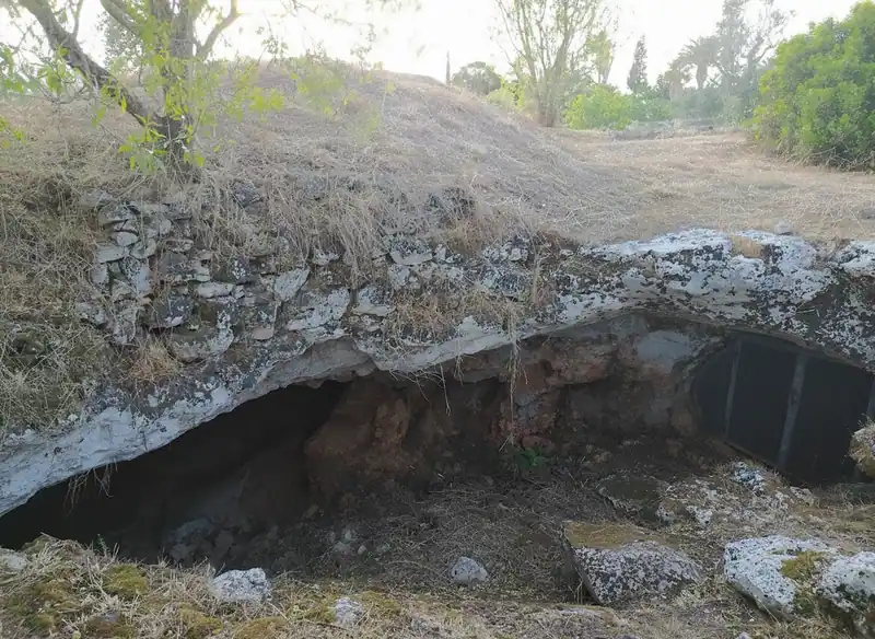 Cave of Veneri — Parabita