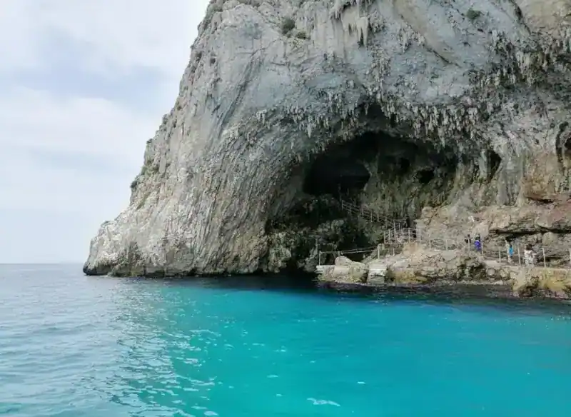 Grotta Azzurra — Castro